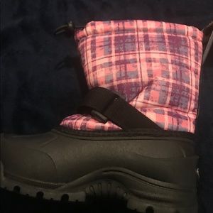 Brand New! Girls Snow Boots